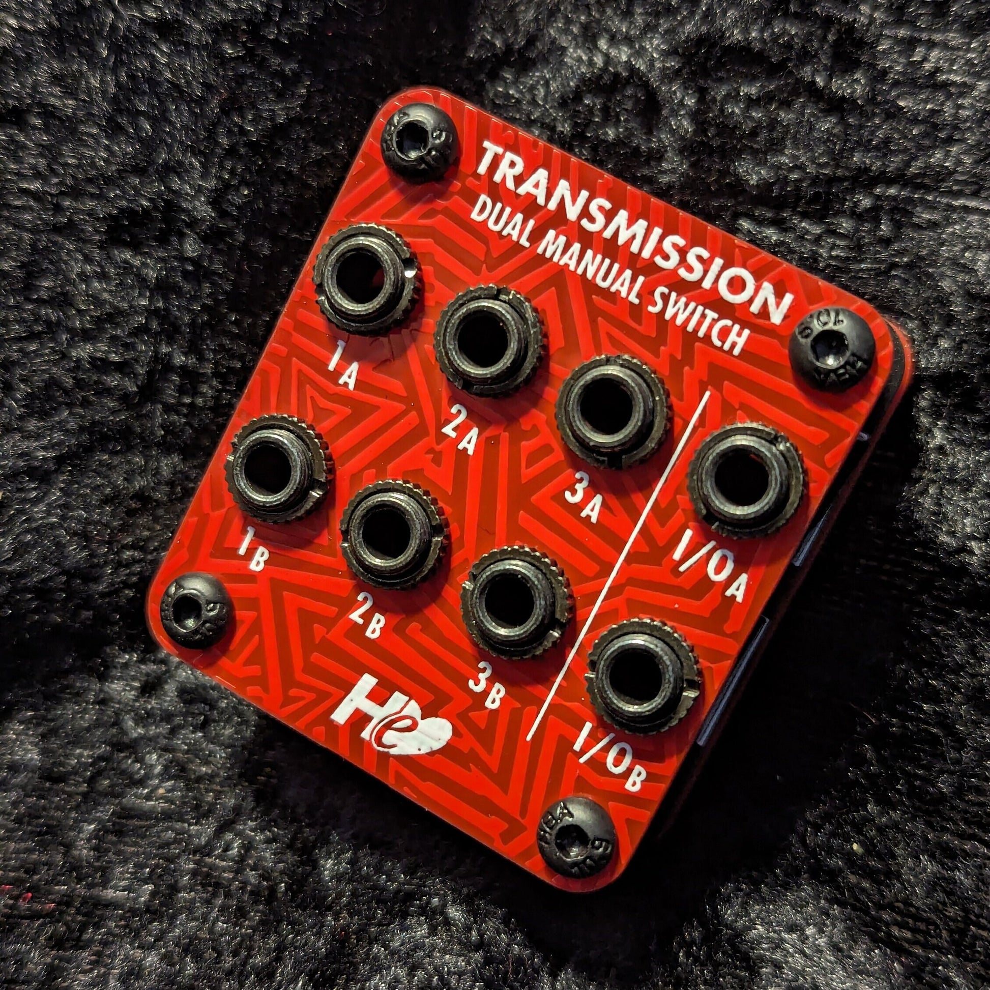 Dual Manual Switch - Herzlich Transmission - 0hp three-way passive bidirectional switch for stereo/dual use in Eurorack and modular synths